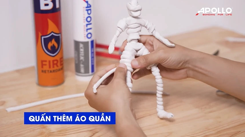 Quấn thêm một lớp Apollo A100 để tạo hiệu ứng trang phục cho mô hình Zombie